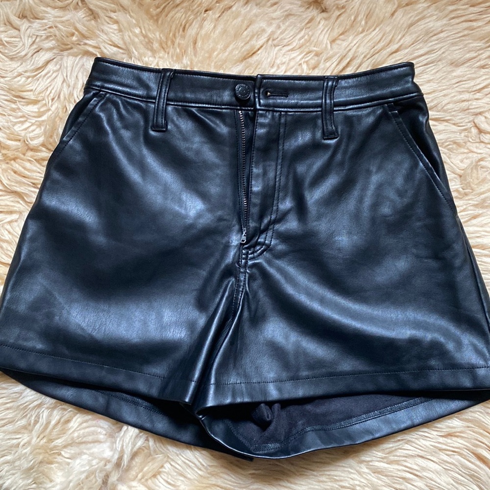 Hollister Ultra High-Rise Faux Leather Short in Black